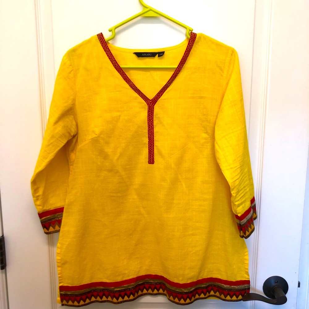 Women’s top! Great color